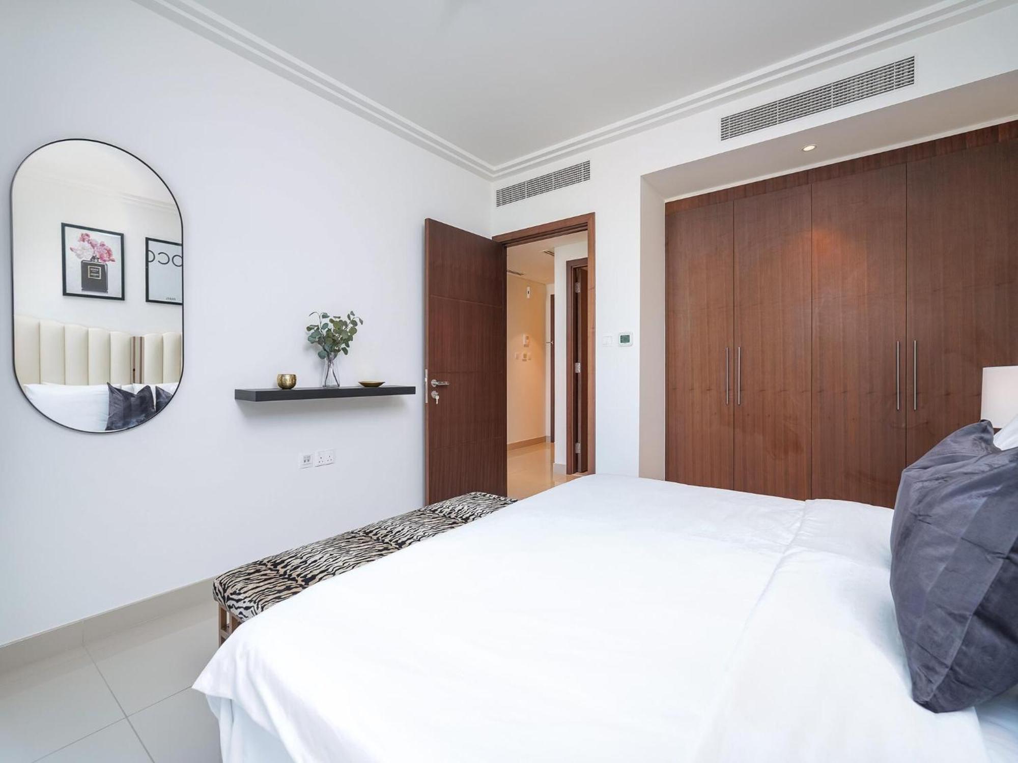 Luxurious Stylish Apartments Across Dubai Mall Burj Khalifa City Views エクステリア 写真